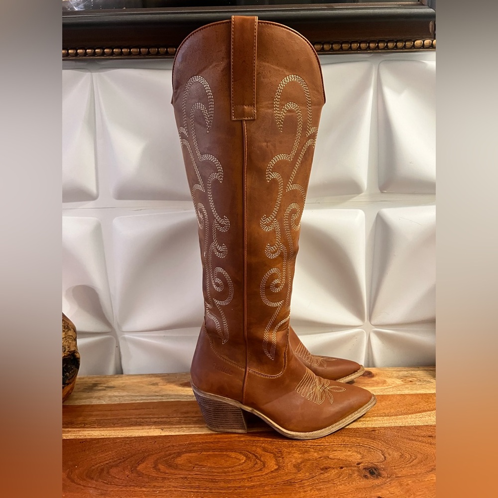 Beautiful tall Rollda Elegant Tan Embroidered Heeled Boots